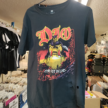 Dio Last In Line Distressed Tshirt Medium USED