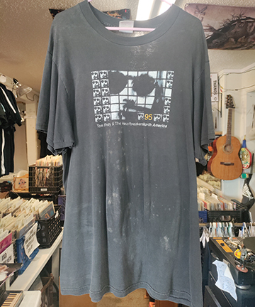 Tom Petty 1995 Distressed Tshirt Medium/Large VINTAGE