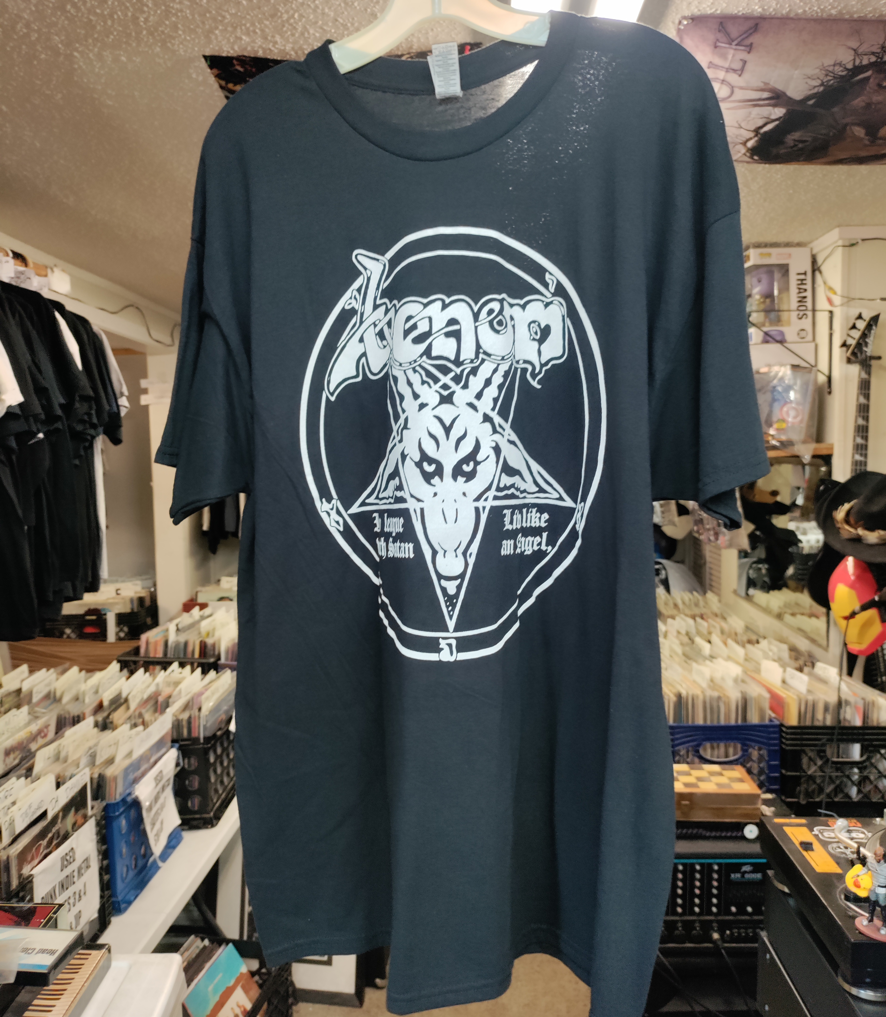 Venom In League With Satan Tshirt Large NEW